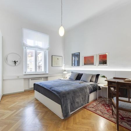 City Center Apartment With Parking Любляна Екстер'єр фото