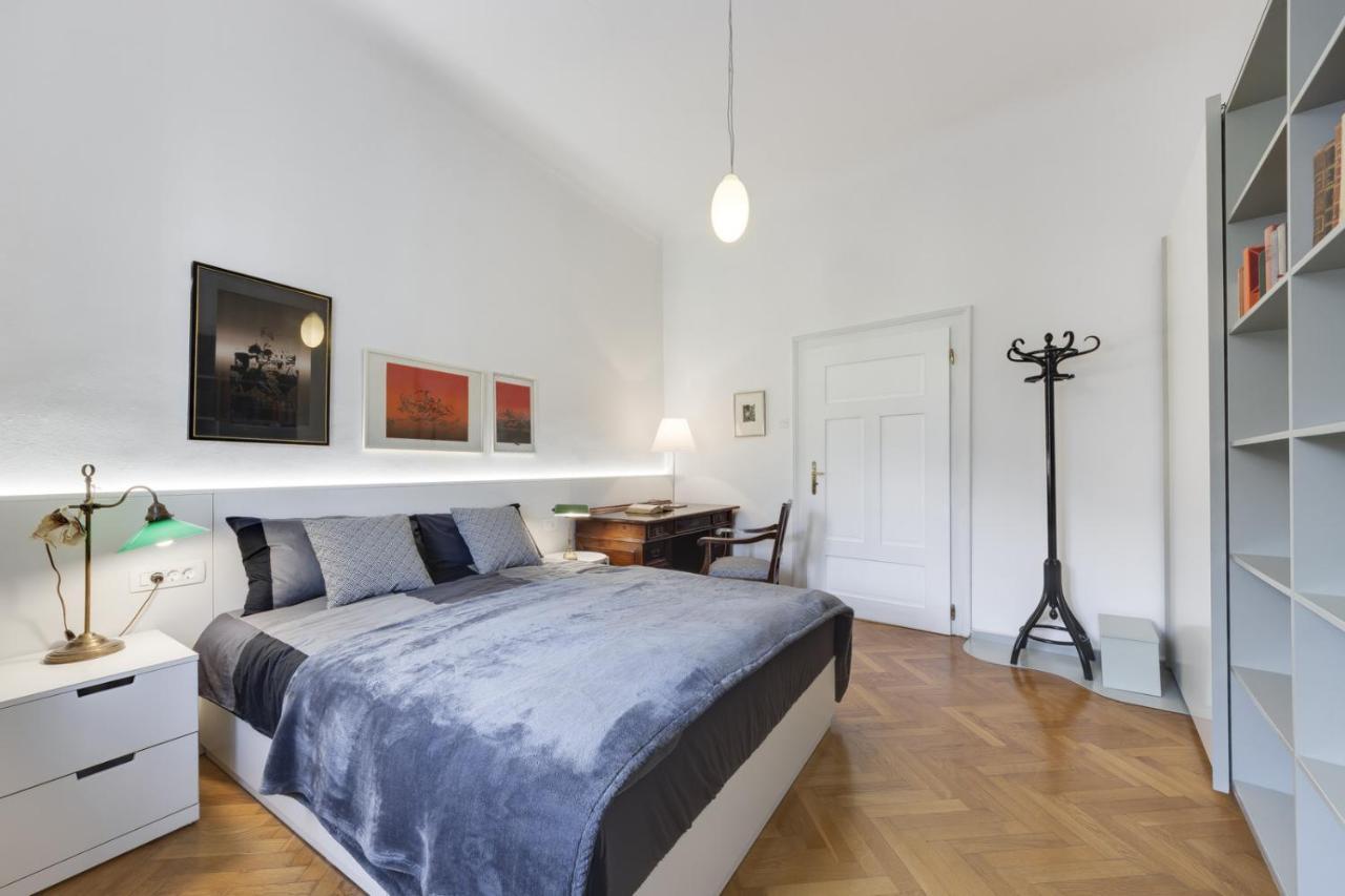City Center Apartment With Parking Любляна Екстер'єр фото